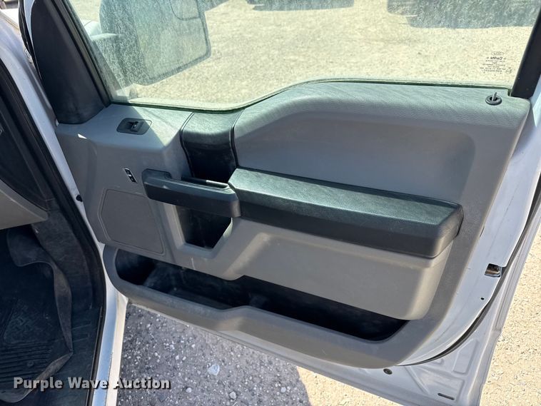 image for item DZ5418 2015 Ford F150 Crew Cab pickup truck