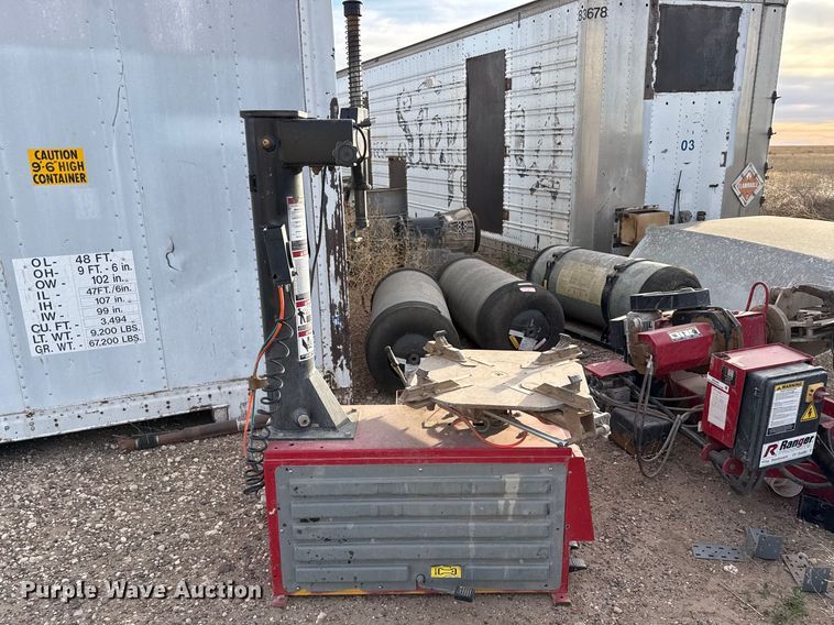 image for item DZ5419 2017 Ranger R980XR tire changer