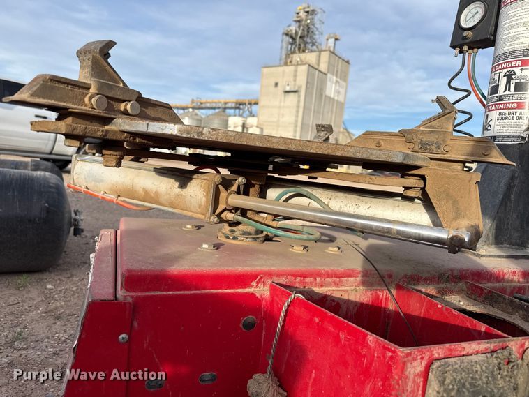 image for item DZ5419 2017 Ranger R980XR tire changer