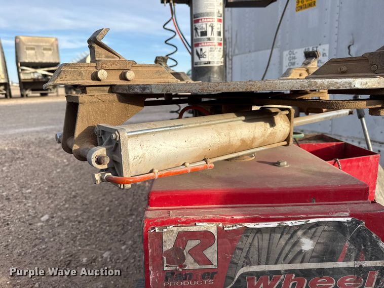 image for item DZ5419 2017 Ranger R980XR tire changer