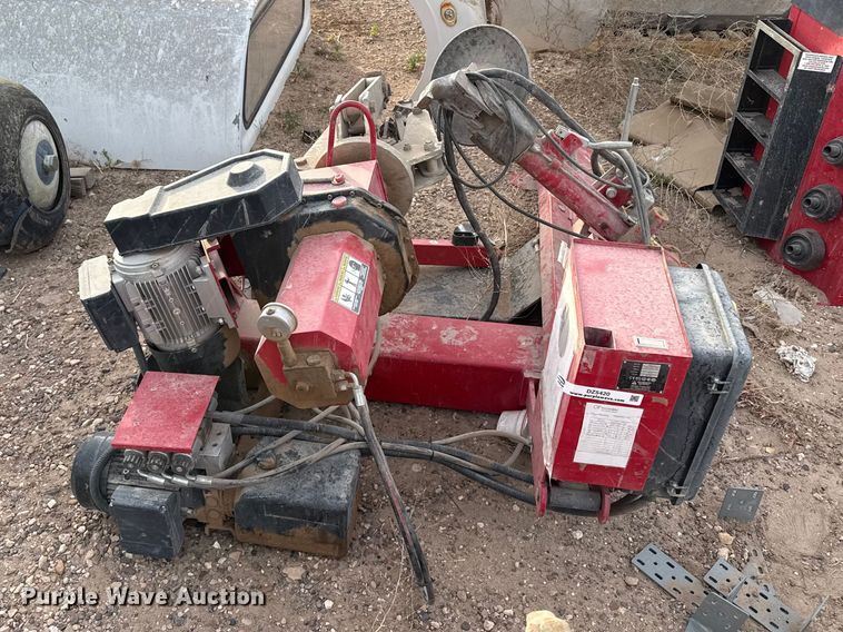 image for item DZ5420 2018 Ranger R26FLT tire changer