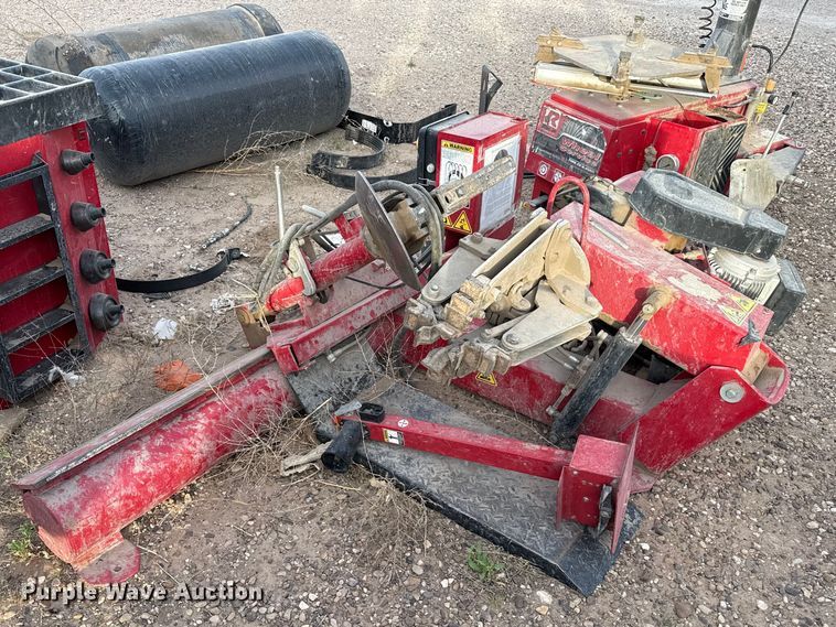 image for item DZ5420 2018 Ranger R26FLT tire changer