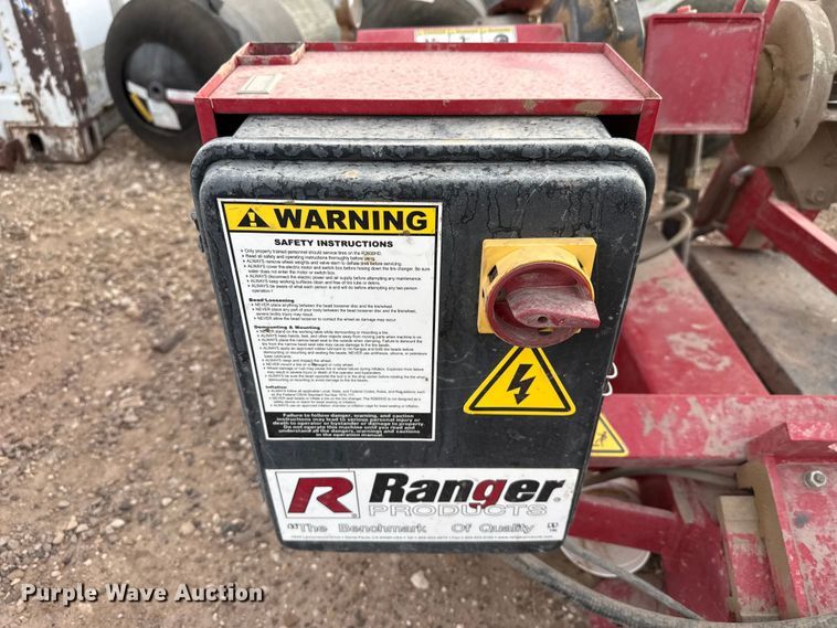 image for item DZ5420 2018 Ranger R26FLT tire changer