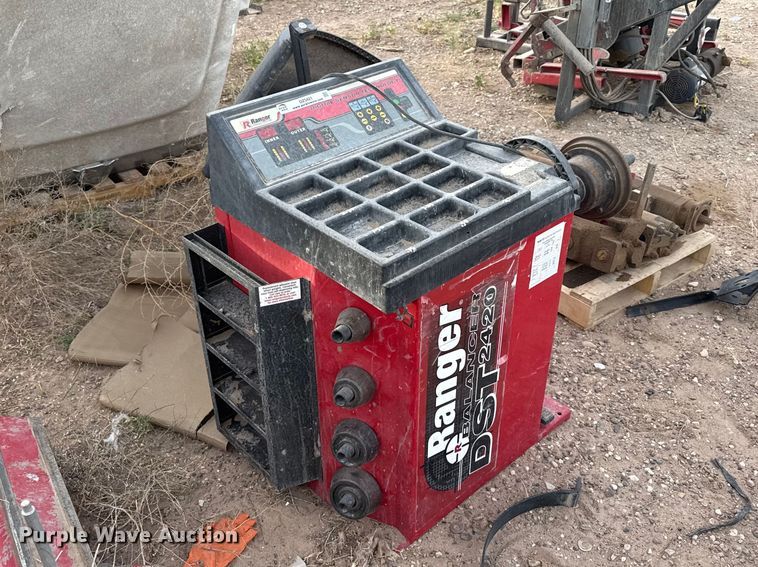 image for item DZ5421 2017 Ranger DST2420 tire balancer