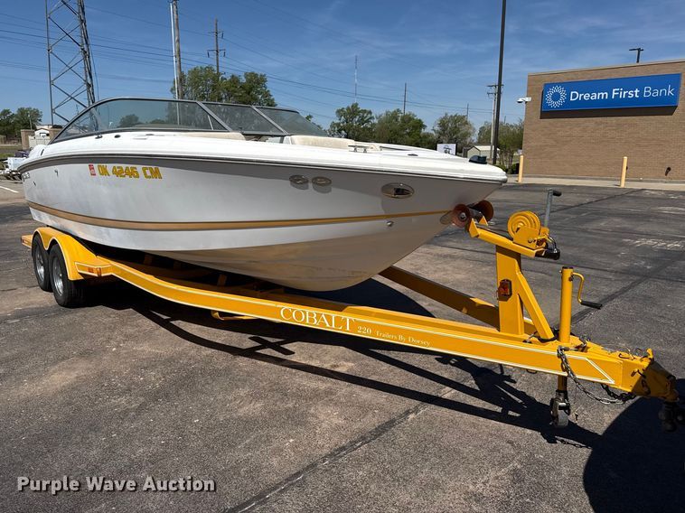 image for item DZ5424 2004 Cobalt 220 boat