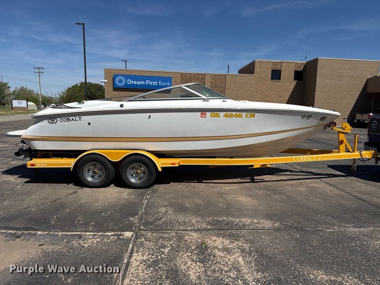 image for item DZ5424 2004 Cobalt 220 boat