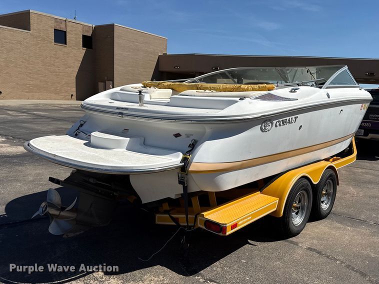 image for item DZ5424 2004 Cobalt 220 boat