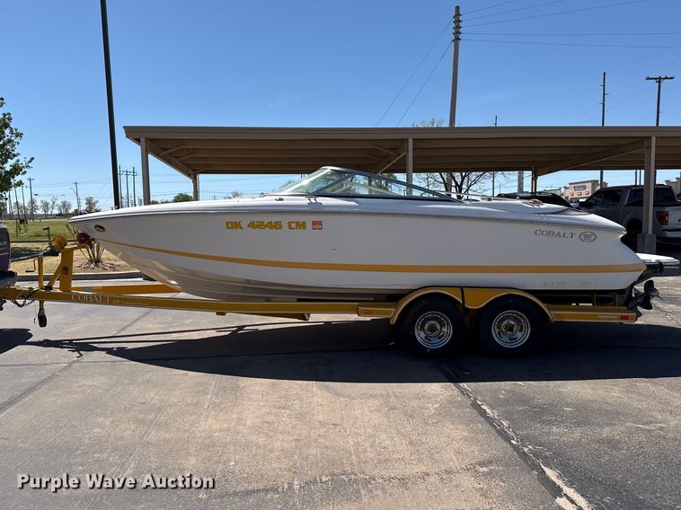image for item DZ5424 2004 Cobalt 220 boat