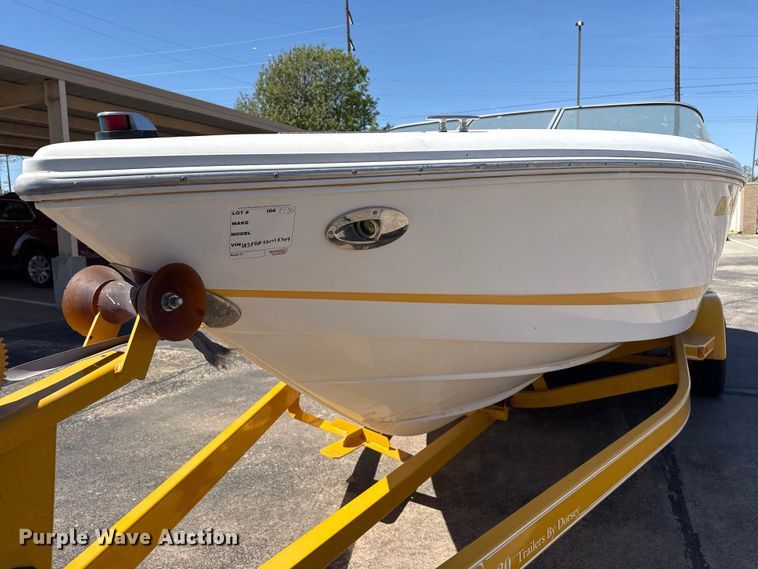 image for item DZ5424 2004 Cobalt 220 boat