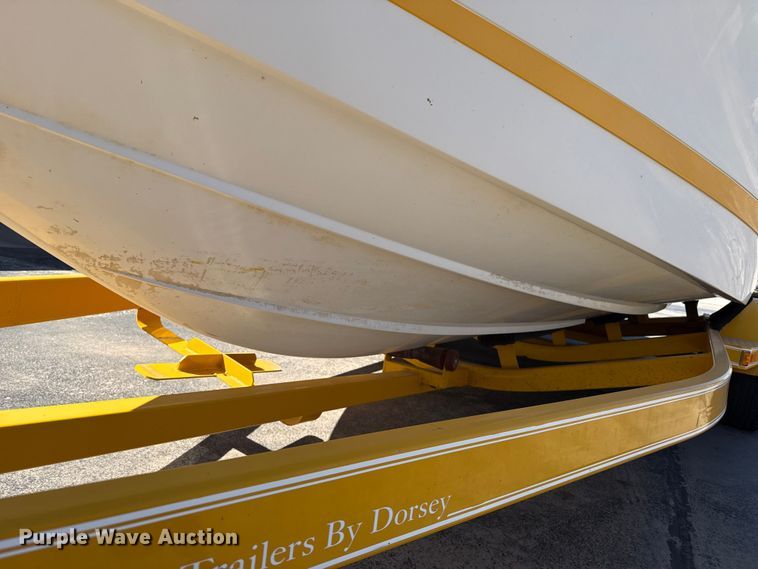 image for item DZ5424 2004 Cobalt 220 boat
