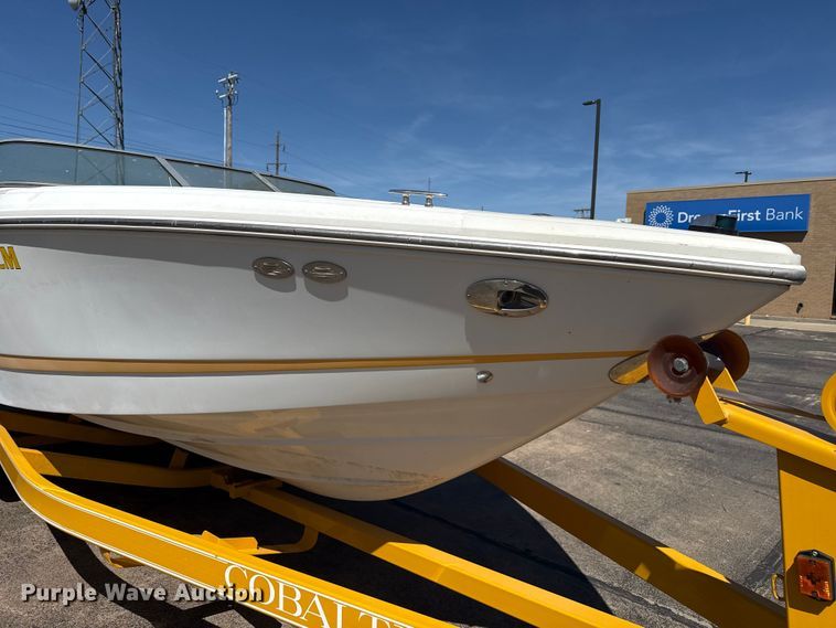 image for item DZ5424 2004 Cobalt 220 boat