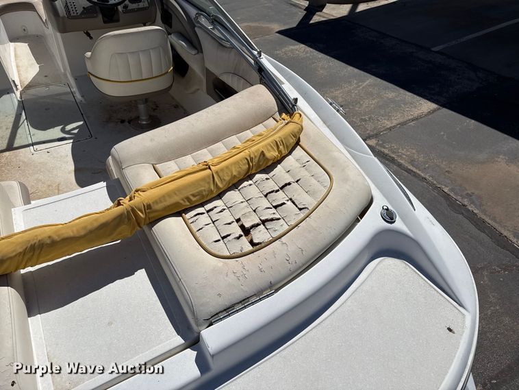 image for item DZ5424 2004 Cobalt 220 boat