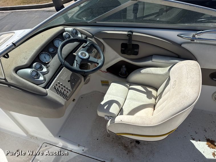 image for item DZ5424 2004 Cobalt 220 boat