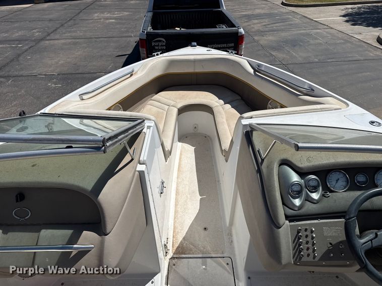 image for item DZ5424 2004 Cobalt 220 boat