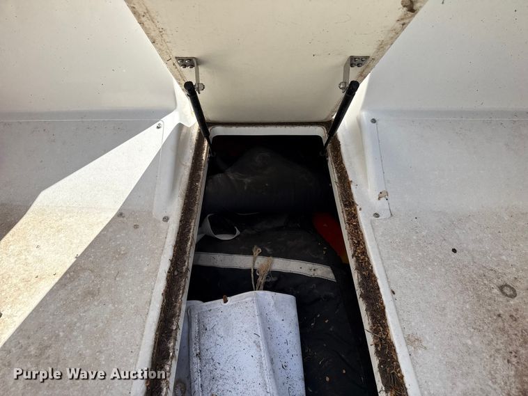 image for item DZ5424 2004 Cobalt 220 boat