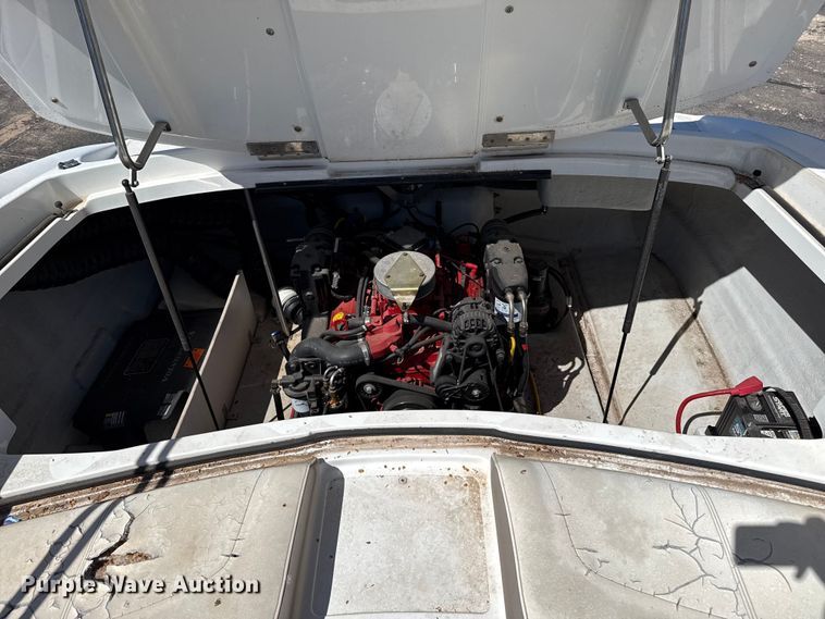 image for item DZ5424 2004 Cobalt 220 boat