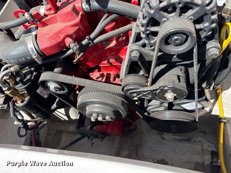 image for item DZ5424 2004 Cobalt 220 boat