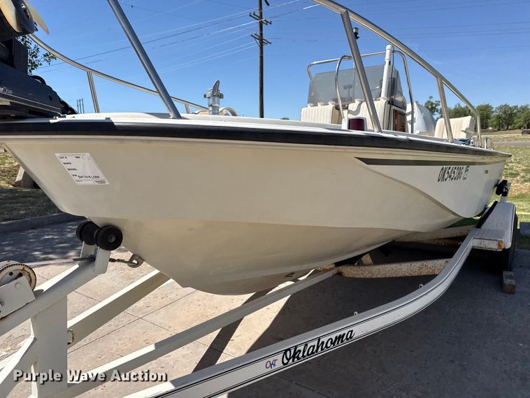 image for item DZ5425 1988 Boston Whaler Outrage 18' boat