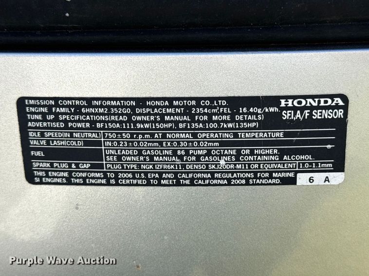 image for item DZ5425 1988 Boston Whaler Outrage 18' boat