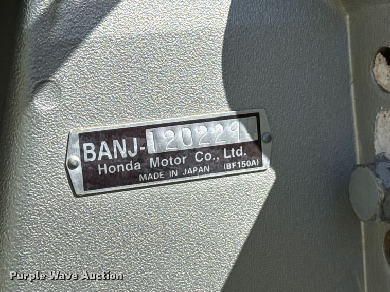 image for item DZ5425 1988 Boston Whaler Outrage 18' boat