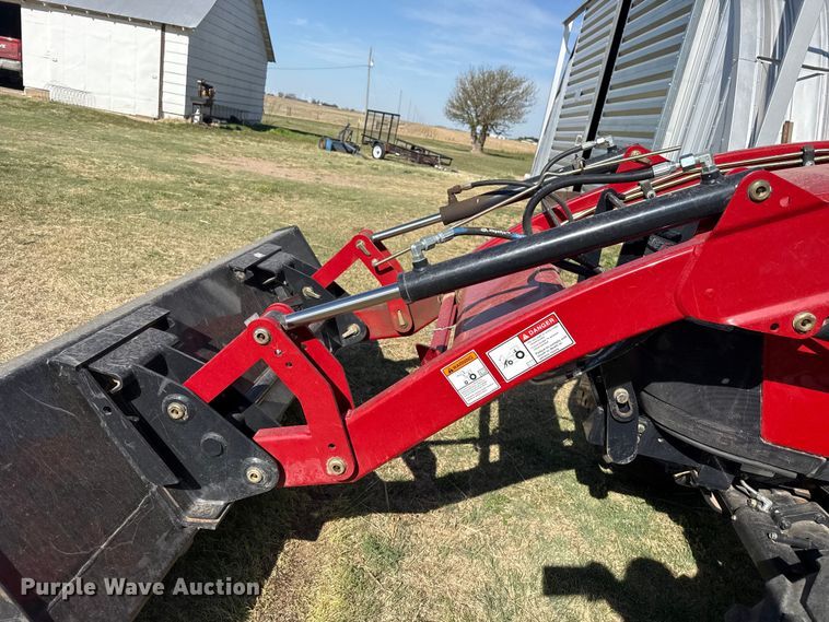 image for item DZ5428 2018 Case IH Farmall 55C MFWD tractor