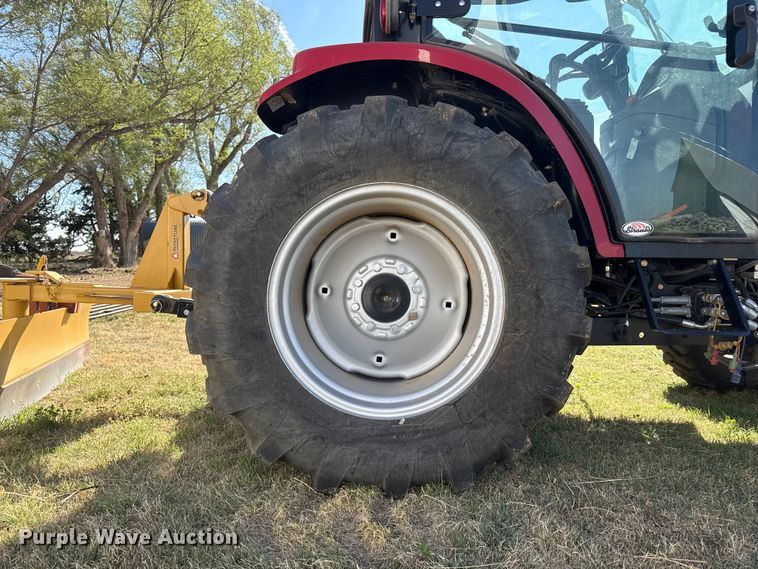 image for item DZ5428 2018 Case IH Farmall 55C MFWD tractor