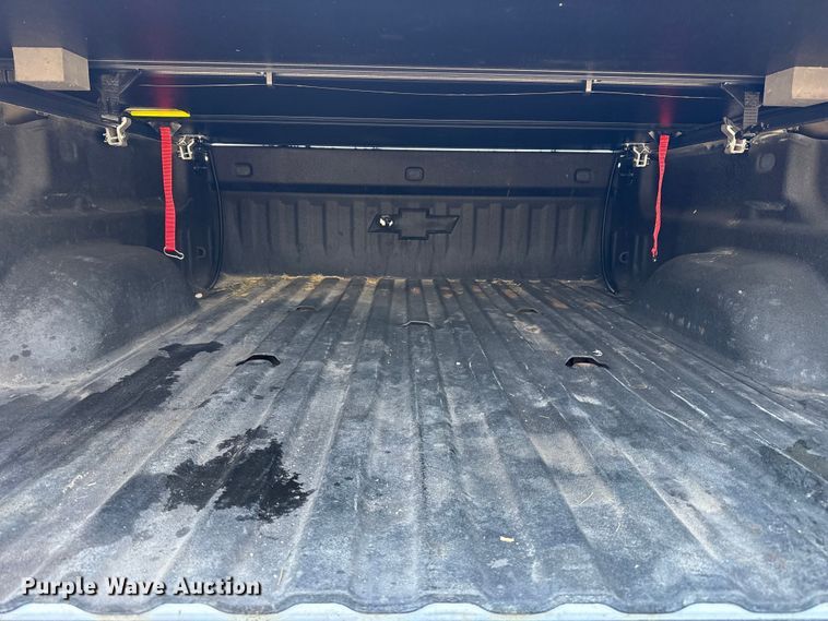 image for item DZ5429 2018 Chevrolet 2500HD High Country Crew Cab pickup truck