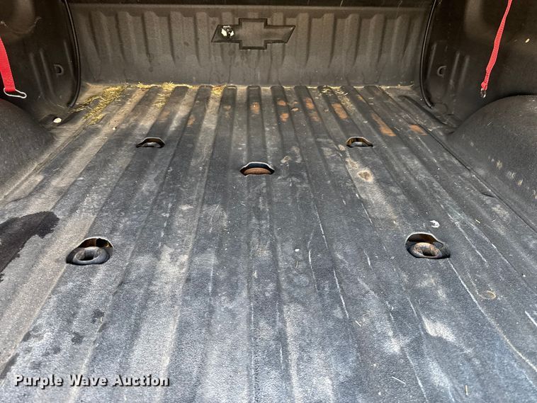 image for item DZ5429 2018 Chevrolet 2500HD High Country Crew Cab pickup truck