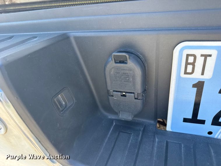 image for item DZ5429 2018 Chevrolet 2500HD High Country Crew Cab pickup truck