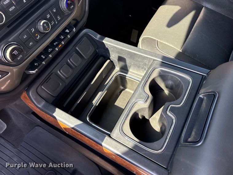 image for item DZ5429 2018 Chevrolet 2500HD High Country Crew Cab pickup truck