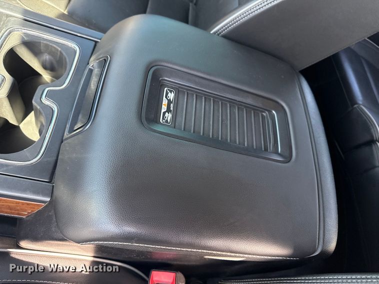 image for item DZ5429 2018 Chevrolet 2500HD High Country Crew Cab pickup truck