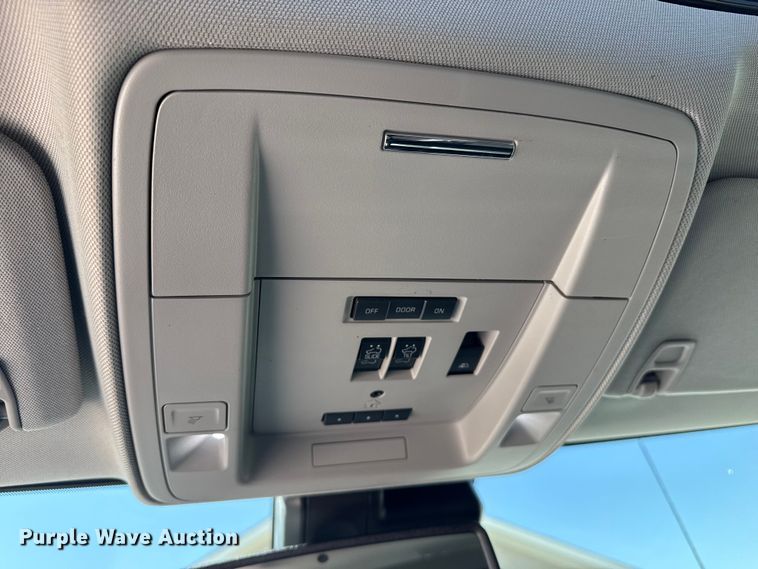 image for item DZ5429 2018 Chevrolet 2500HD High Country Crew Cab pickup truck