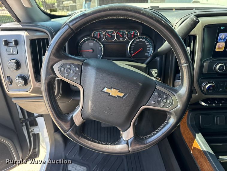 image for item DZ5429 2018 Chevrolet 2500HD High Country Crew Cab pickup truck