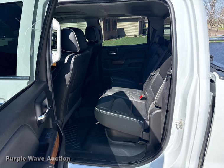 image for item DZ5429 2018 Chevrolet 2500HD High Country Crew Cab pickup truck