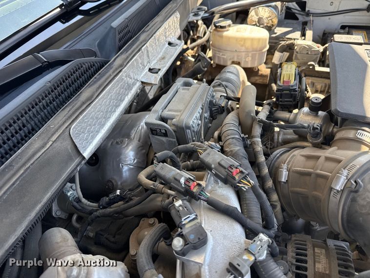 image for item DZ5429 2018 Chevrolet 2500HD High Country Crew Cab pickup truck