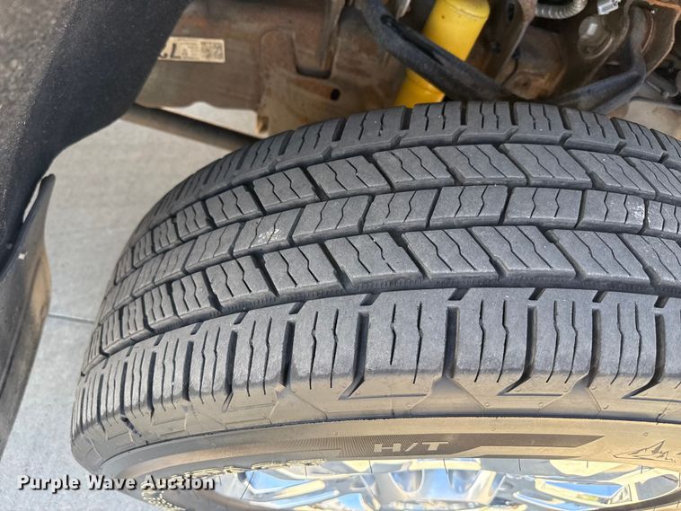 image for item DZ5429 2018 Chevrolet 2500HD High Country Crew Cab pickup truck