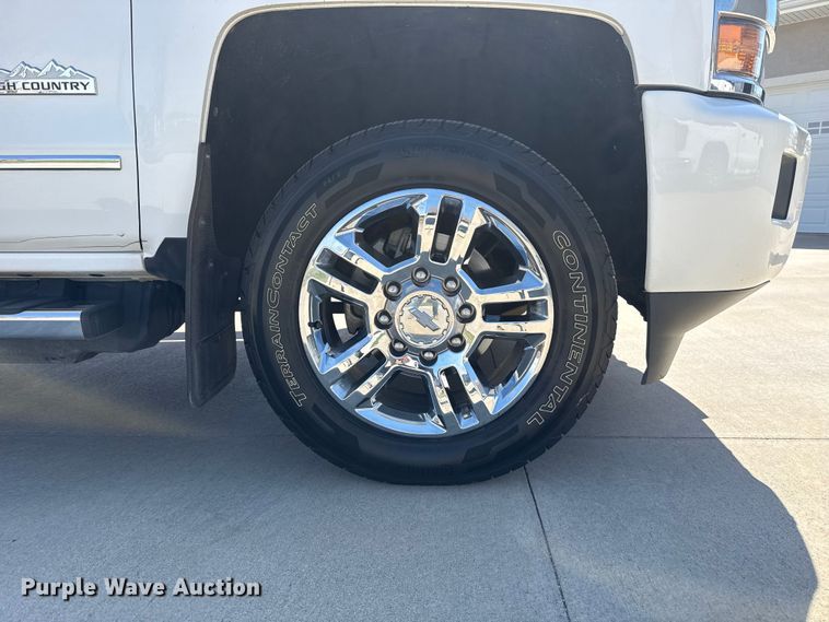 image for item DZ5429 2018 Chevrolet 2500HD High Country Crew Cab pickup truck