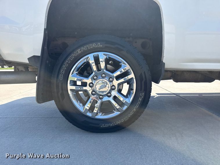 image for item DZ5429 2018 Chevrolet 2500HD High Country Crew Cab pickup truck