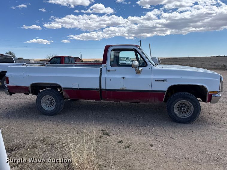image for item DZ5432 1987 GMC Sierra 1500 pickup truck