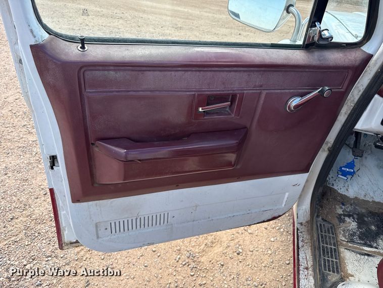 image for item DZ5432 1987 GMC Sierra 1500 pickup truck