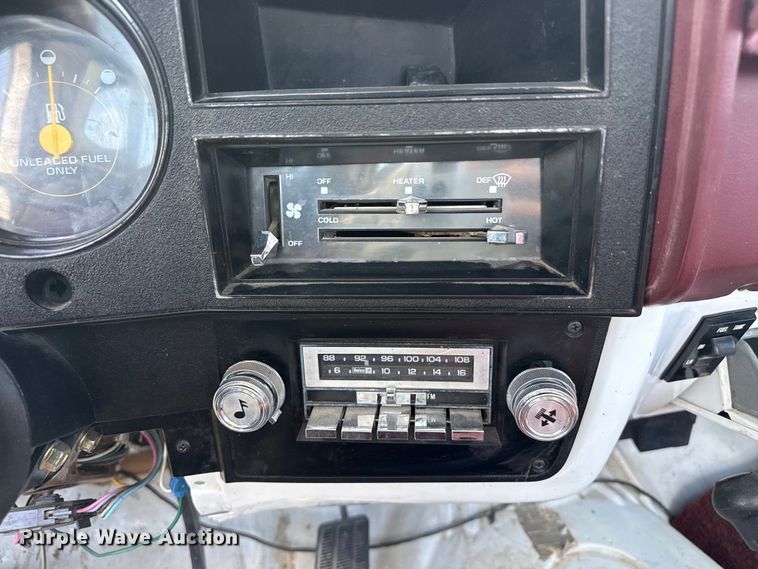 image for item DZ5432 1987 GMC Sierra 1500 pickup truck