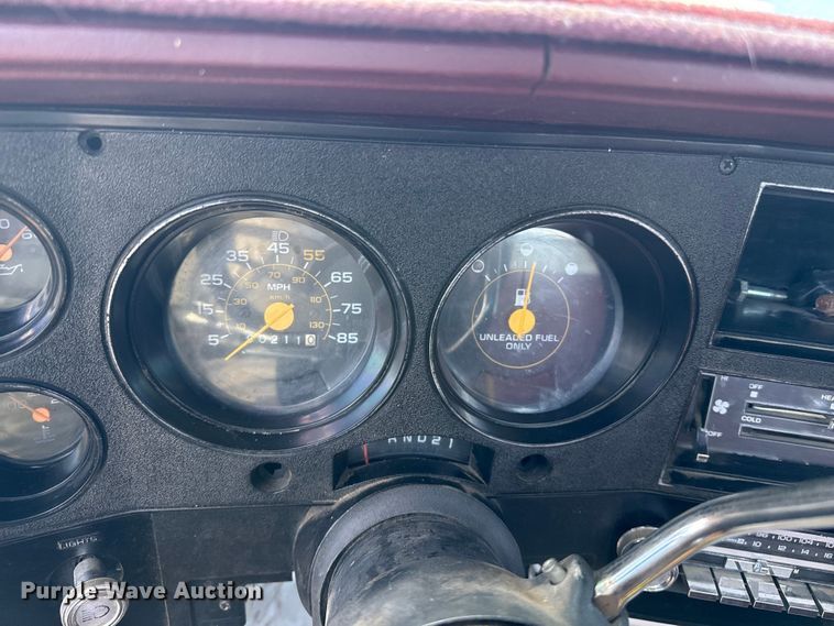 image for item DZ5432 1987 GMC Sierra 1500 pickup truck