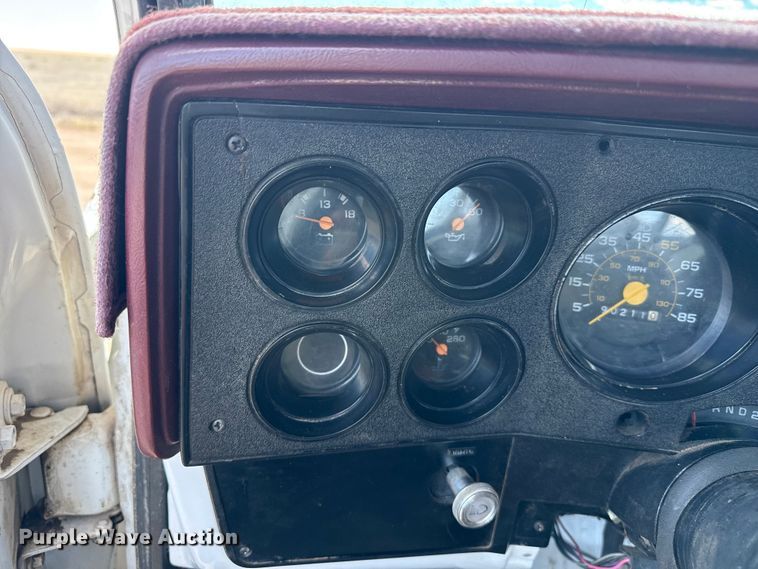 image for item DZ5432 1987 GMC Sierra 1500 pickup truck