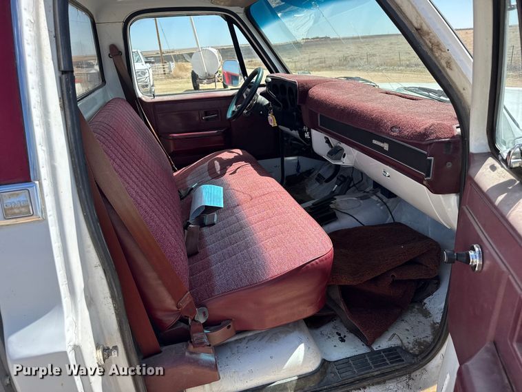 image for item DZ5432 1987 GMC Sierra 1500 pickup truck