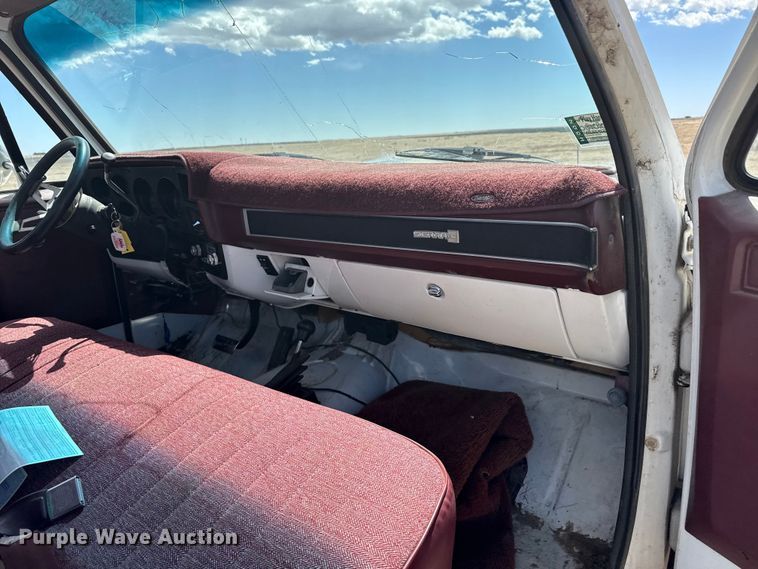 image for item DZ5432 1987 GMC Sierra 1500 pickup truck