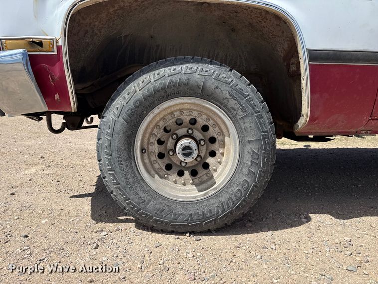 image for item DZ5432 1987 GMC Sierra 1500 pickup truck