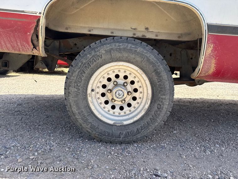 image for item DZ5432 1987 GMC Sierra 1500 pickup truck