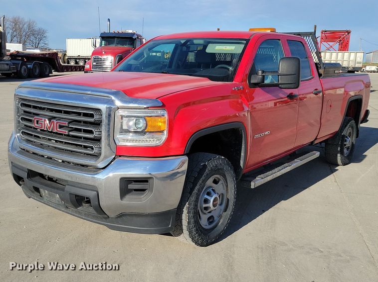 image for item DZ6982 2017 GMC Sierra 2500HD Ext. Cab pickup truck