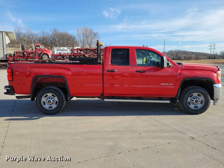 image for item DZ6982 2017 GMC Sierra 2500HD Ext. Cab pickup truck