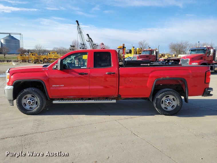 image for item DZ6982 2017 GMC Sierra 2500HD Ext. Cab pickup truck